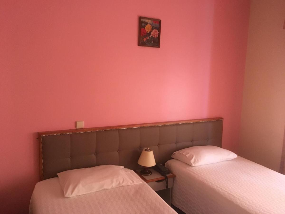 シャヴェス Florinda Bed & Breakfast エクステリア 写真